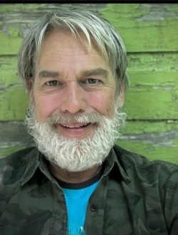 Pierre's profile, a single 71-year-old a man in Québec
