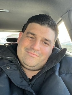 Yannick's profile, a single 40-year-old a man in Saint-Constant