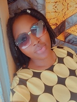 Elodie's profile, a single 23-year-old a woman in 1200 Logements