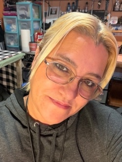 Mélanie's profile, a single 46-year-old a woman in Gatineau