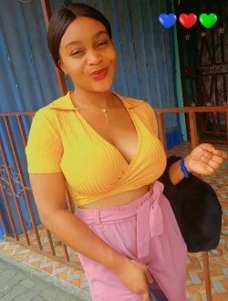 Sandy's profile, a single 24-year-old a woman in Douala