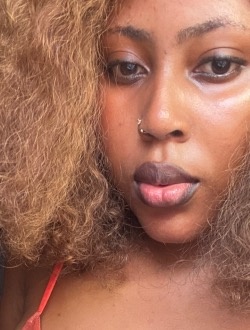 Estelle's profile, a single 34-year-old a woman in Yaoundé