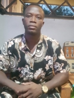 Yves's profile, a single 34-year-old a man in Lomé