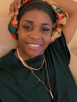 Cynthia's profile, a single 33-year-old a woman in Douala