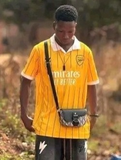 Roland's profile, a single 19-year-old a man in Cotonou