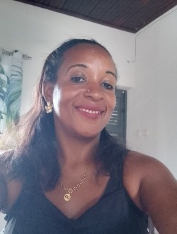 Marie's profile, a single 18-year-old a woman in Amboditetezana-Fanambana