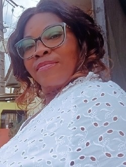 Poline's profile, a single 52-year-old a woman in Makak