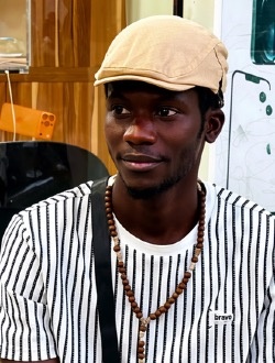 Khalil's profile, a single 24-year-old a man in Dakar-Marine