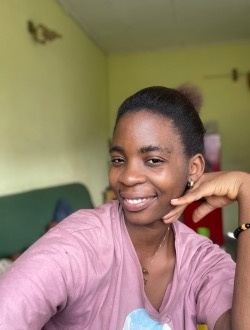 Sandra's profile, a single 22-year-old a woman in Abom