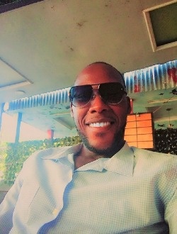 Hally's profile, a single 31-year-old a man in Pointe-Noire