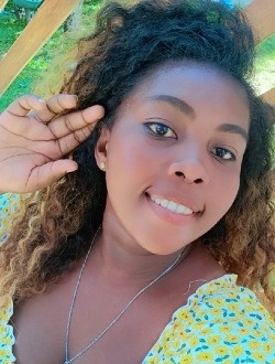 Linda's profile, a single 26-year-old a woman in Mahajamba