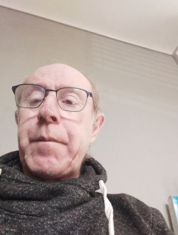 Roger's profile, a single 60-year-old a man in Ugine