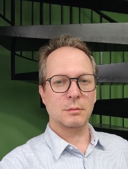 Vincent's profile, a single 45-year-old a man in Paris
