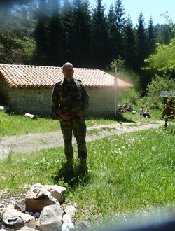 Roberto's profile, a single 18-year-old a man in Toulouse