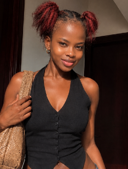 Lucie's profile, a single 25-year-old a woman in Paris