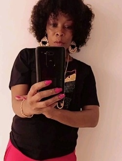 Prisca's profile, a single 42-year-old a woman in Douala