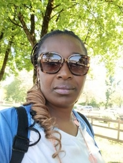 Roselle's profile, a single 49-year-old a woman in Paris