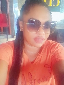 Lyam's profile, a single 34-year-old a woman in Douala