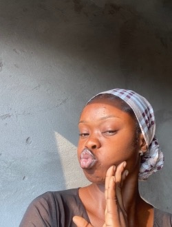 Cathy's profile, a single 21-year-old a woman in Kinshasa