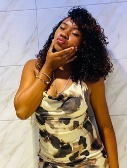 Alicia's profile, a single 22-year-old a woman in 67 Ha