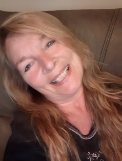 Line's profile, a single 62-year-old a woman in Terrebonne