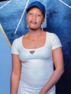 Nade's profile, a single 24-year-old a woman in Brazzaville