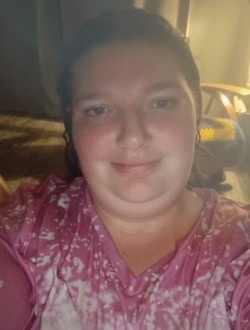 Breanna's profile, a single 20-year-old a woman in Fairmont
