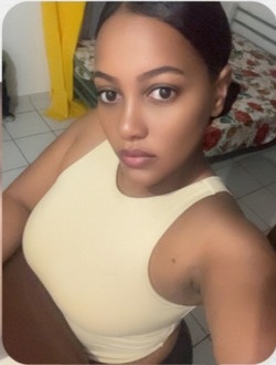Mary's profile, a single 27-year-old a woman in Kourou