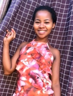 Léa's profile, a single 26-year-old a woman in Toamasina