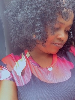 Christelle's profile, a single 35-year-old a woman in Douala