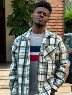 Junior's profile, a single 26-year-old a man in Rome