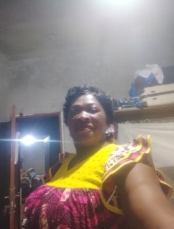 Marie Claire's profile, a single 50-year-old a woman in Meyo-Centre