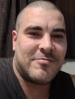 Simon's profile, a single 43-year-old a man in Saint-Jean-sur-Richelieu
