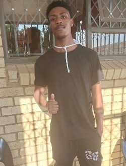 Hloks's profile, a single 18-year-old a man in Johannesburg South