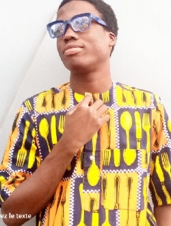 Moubarak's profile, a single 21-year-old a man in 4th Arrondissement of Porto-Novo