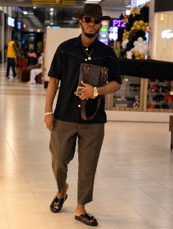 Marc Shalom's profile, a single 34-year-old a man in Yaoundé