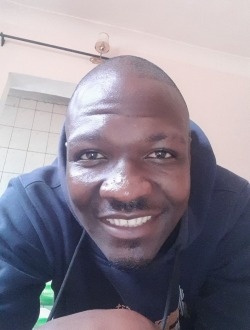 Damien's profile, a single 33-year-old a man in Yaoundé
