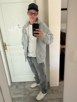 Nicolas's profile, a single 20-year-old a man in Jurançon