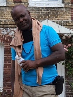 Roger's profile, a single 49-year-old a man in Paris