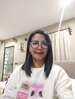 Niala's profile, a single 44-year-old a woman in 1ER Arrondissement