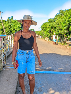 Melinda's profile, a single 33-year-old a woman in Sambava