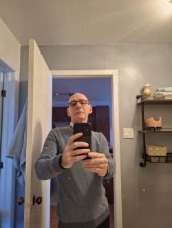Luc's profile, a single 56-year-old a man in Québec