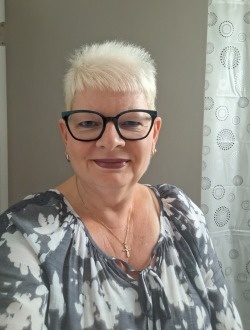 Chantal's profile, a single 54-year-old a woman in Saint-Léonard