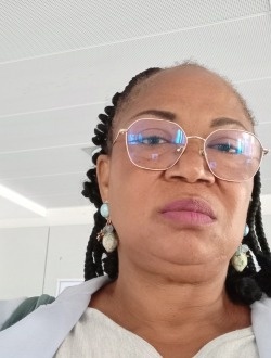 Meïra's profile, a single 57-year-old a woman in La Fontaine-Saint-Martin