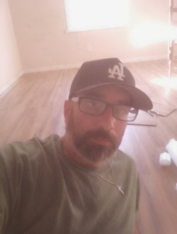 Andrew's profile, a single 42-year-old a man in Muscle Shoals