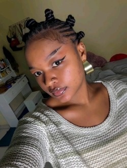 China's profile, a single 23-year-old a woman in Antananarivo