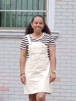 Jeline's profile, a single 33-year-old a woman in Alatsinainy-Ambazaha