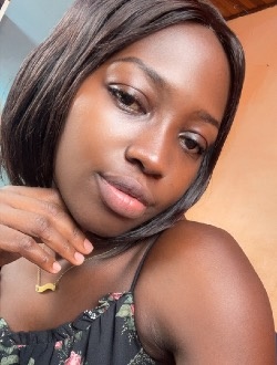 Flore's profile, a single 31-year-old a woman in Douala