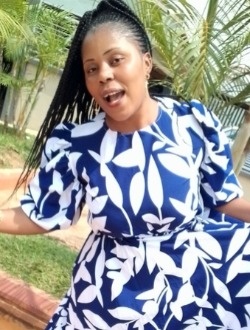 Horly's profile, a single 31-year-old a woman in Yaoundé