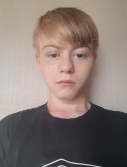 Roan's profile, a single 20-year-old a man in Hillingdon